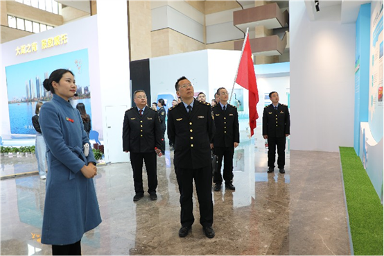 市局组织青年干部参加“守护好一江碧水”生态文明成果展