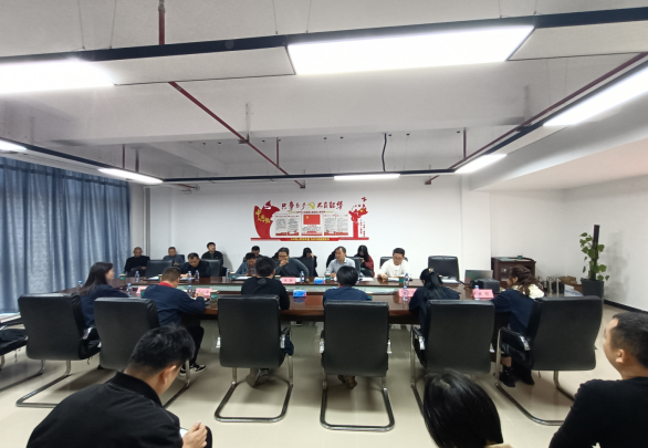 湘阴县工信局开展“脱贫攻坚十周年”暨 “湘易办推广”政务公开主题月活动